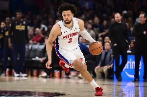 还得再找找状态!坎宁安8中5拿到16分8助3帽 也有7失误5犯规