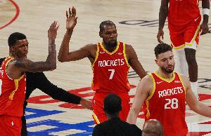 有个好控卫多重要？爱德华兹和杜兰特最懂 字母哥体验KD上季之苦